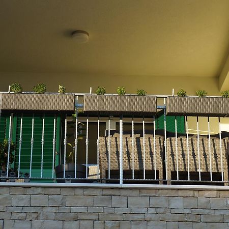 Zen Den Zaboric Apartment Exterior photo